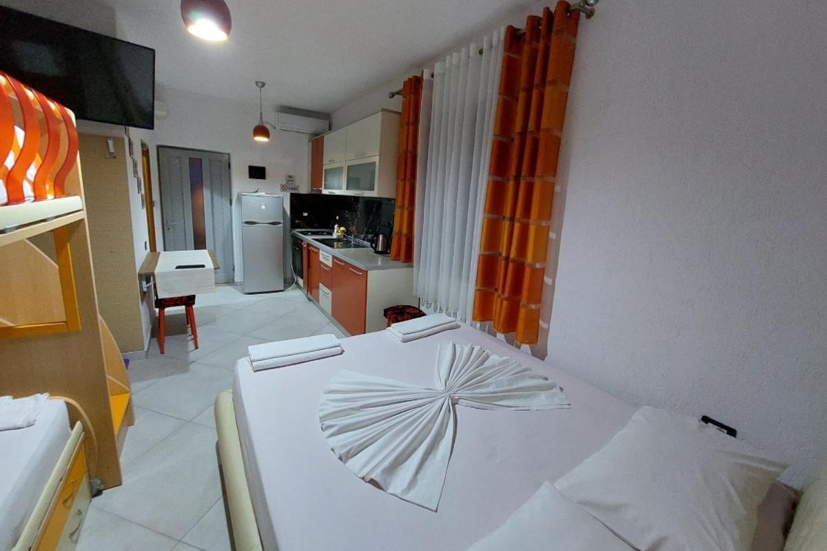 Villa Heljos Apartaments Vlorë Exterior foto